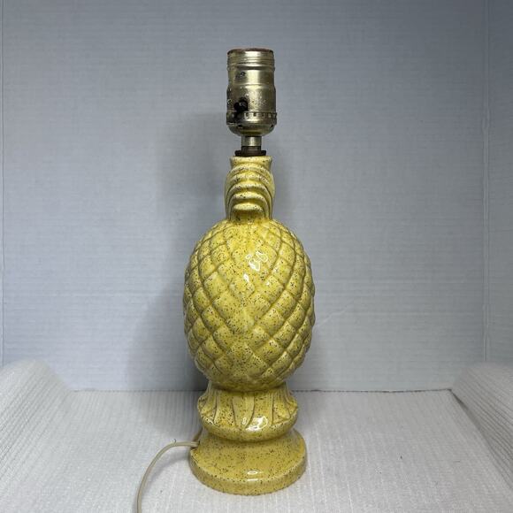 VTG Underwriters Laboratories Yellow Pineapple Ceramic Table Lamps - 2 MCM RETRO - Picture 12 of 16